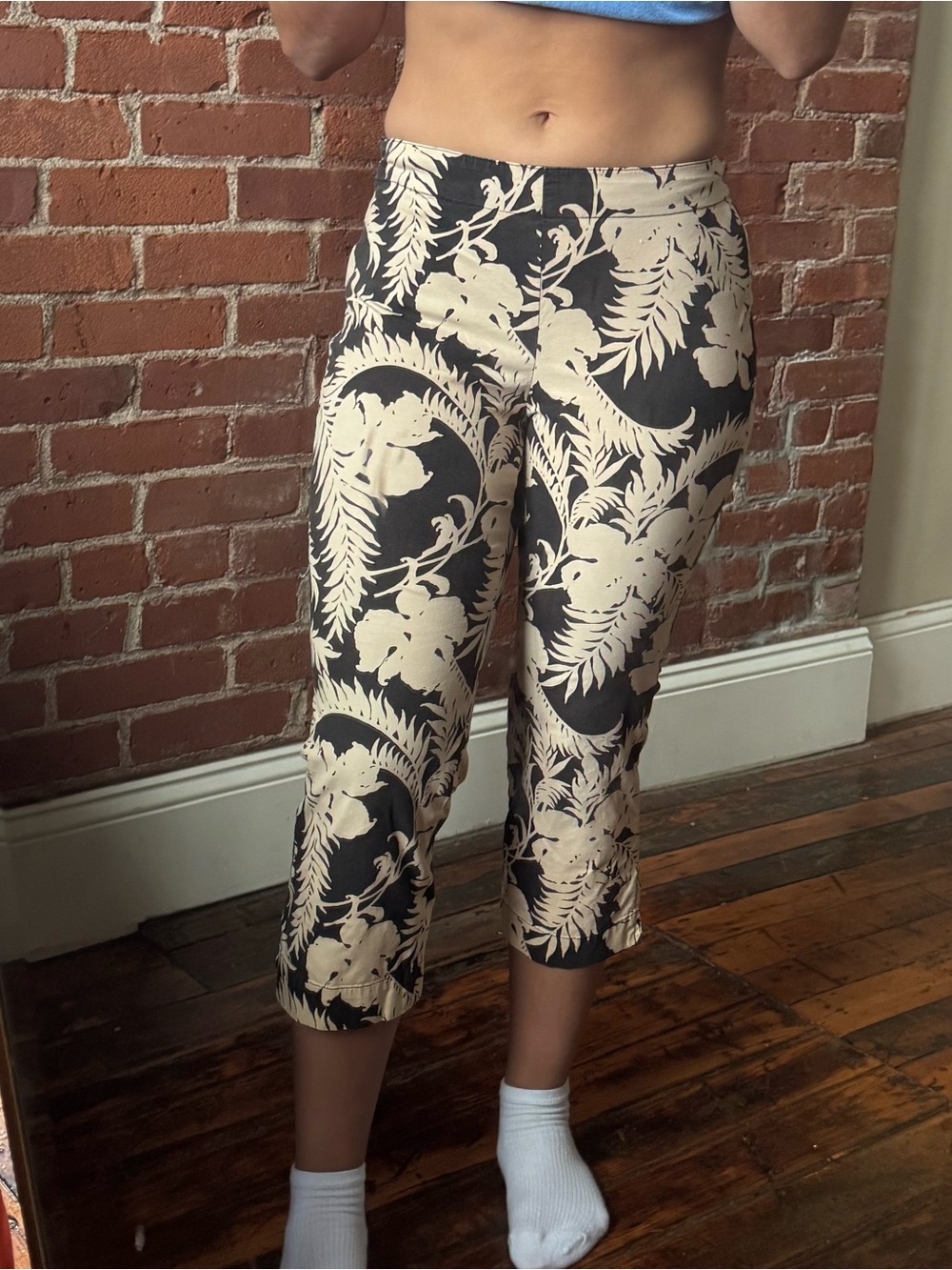 GAP Size 0 Floral Capris
